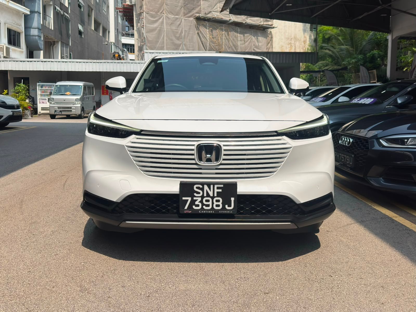 Honda Vezel 1.5G photo 3
